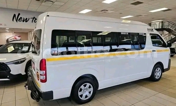 Acheter Occasion Voiture Toyota Touring HiAce Blanc à Maseru, Maseru Acheter Occasion Voiture Toyota Touring HiAce Blanc à Maseru, Maseru