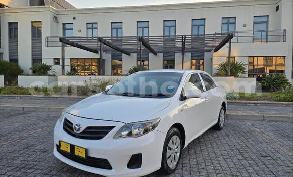 Sayi Na hannu Toyota Corolla White Mota in Maseru a Maseru