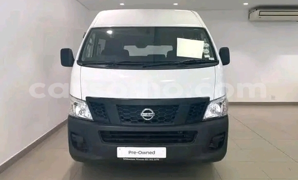 اشتري مستعمل Nissan NV350 Caravan White سيارة في Maseru في Maseru