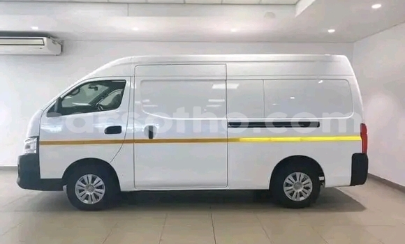 Acheter Occasion Voiture Nissan NV350 Caravan Blanc à Maseru, Maseru Acheter Occasion Voiture Nissan NV350 Caravan Blanc à Maseru, Maseru