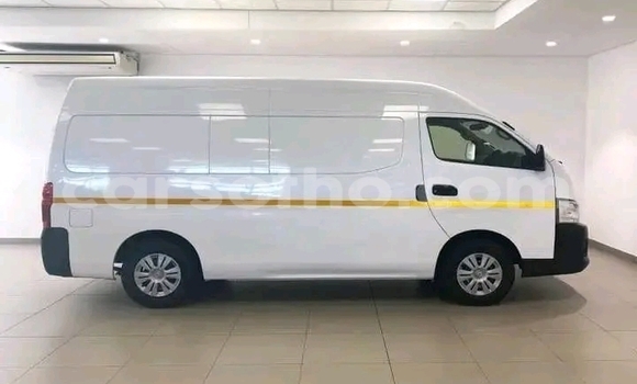 Acheter Occasion Voiture Nissan NV350 Caravan Blanc à Maseru, Maseru Acheter Occasion Voiture Nissan NV350 Caravan Blanc à Maseru, Maseru