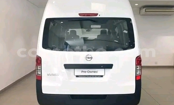 Acheter Occasion Voiture Nissan NV350 Caravan Blanc à Maseru, Maseru Acheter Occasion Voiture Nissan NV350 Caravan Blanc à Maseru, Maseru