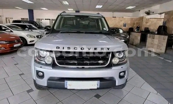 Buy Used Land Rover Discovery White Car in Maseru in Maseru