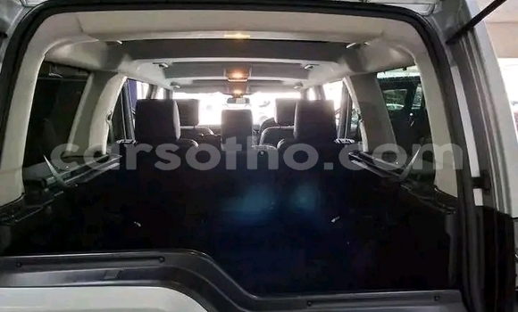 Acheter Occasion Voiture Land Rover Discovery Blanc à Maseru, Maseru Acheter Occasion Voiture Land Rover Discovery Blanc à Maseru, Maseru