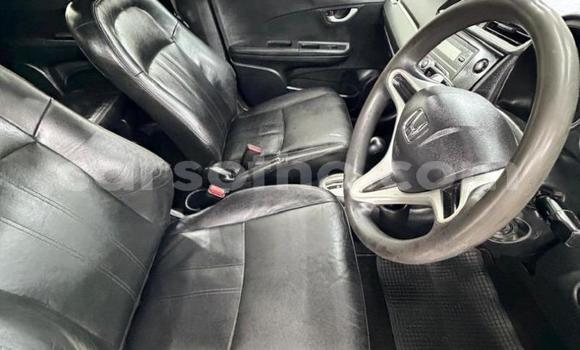 Buy Used Honda BR-V White Car in Roma in Maseru Buy Used Honda BR-V White Car in Roma in Maseru