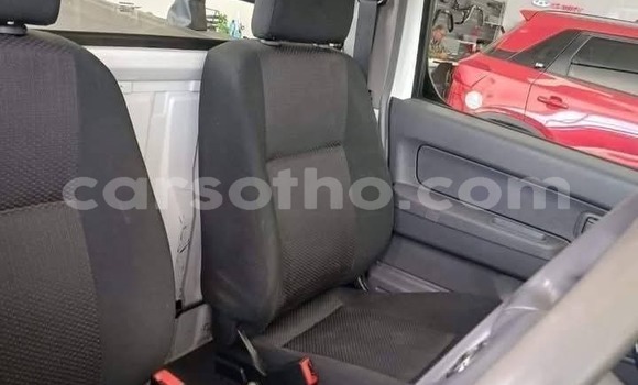 Buy Used Nissan NP 300 White Car in Mohale's Hoek in Mohale's Hoek Buy Used Nissan NP 300 White Car in Mohale's Hoek in Mohale's Hoek