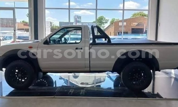 Buy Used Nissan NP 300 White Car in Mohale's Hoek in Mohale's Hoek Buy Used Nissan NP 300 White Car in Mohale's Hoek in Mohale's Hoek