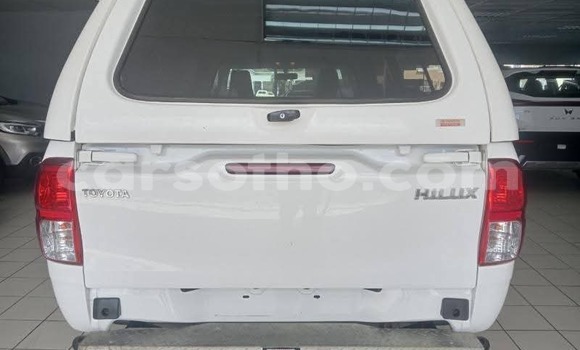 Buy Used Toyota Hilux White Car in Maseru in Maseru Buy Used Toyota Hilux White Car in Maseru in Maseru