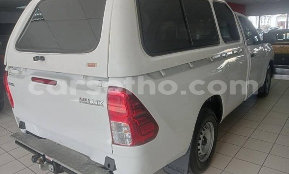 Buy Used Toyota Hilux White Car in Maseru in Maseru Buy Used Toyota Hilux White Car in Maseru in Maseru