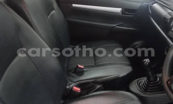 Buy Used Toyota Hilux White Car in Maseru in Maseru Buy Used Toyota Hilux White Car in Maseru in Maseru