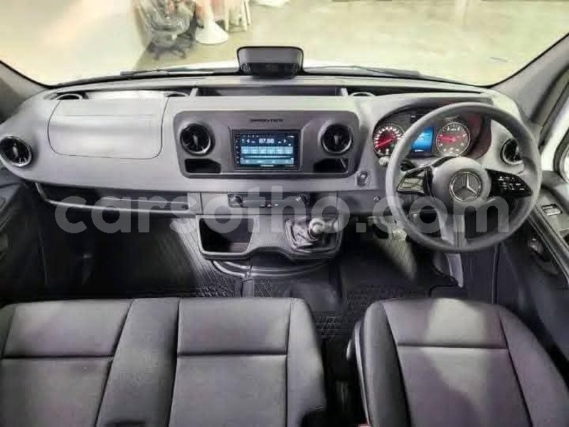 Big with watermark mercedes benz vito butha buthe quthing 30980