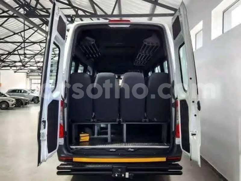 Big with watermark mercedes benz vito butha buthe quthing 30980