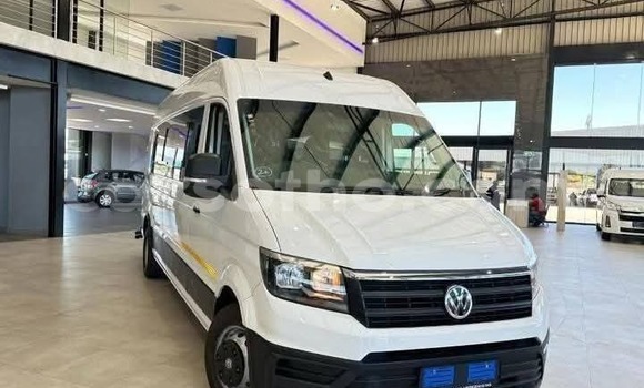 Buy Used Volkswagen Transporter White Car in Quthing in Butha-Buthe