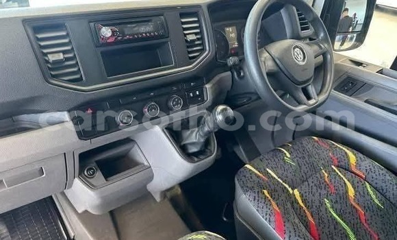 Buy Used Volkswagen Transporter White Car in Quthing in Butha-Buthe Buy Used Volkswagen Transporter White Car in Quthing in Butha-Buthe