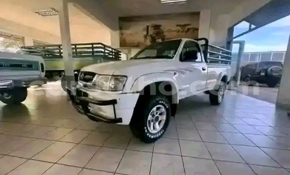 Buy Used Toyota Hilux White Car in Maseru in Maseru Buy Used Toyota Hilux White Car in Maseru in Maseru