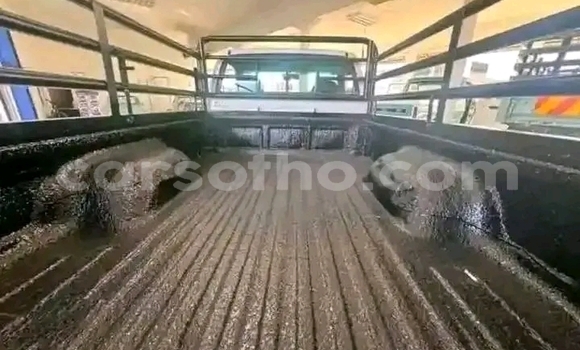 Buy Used Toyota Hilux White Car in Maseru in Maseru Buy Used Toyota Hilux White Car in Maseru in Maseru