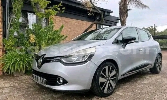 Buy Used Renault Clio Silver Car in Maseru in Maseru Buy Used Renault Clio Silver Car in Maseru in Maseru