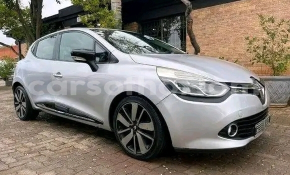 Buy Used Renault Clio Silver Car in Maseru in Maseru Buy Used Renault Clio Silver Car in Maseru in Maseru