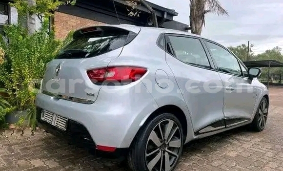 Buy Used Renault Clio Silver Car in Maseru in Maseru Buy Used Renault Clio Silver Car in Maseru in Maseru