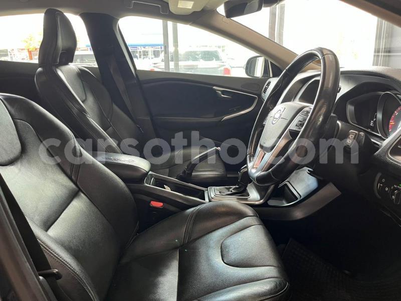 Big with watermark volvo v40 quthing qacha s nek 30999