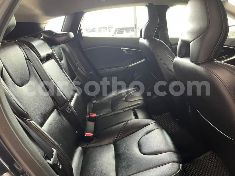 Big with watermark volvo v40 quthing qacha s nek 30999