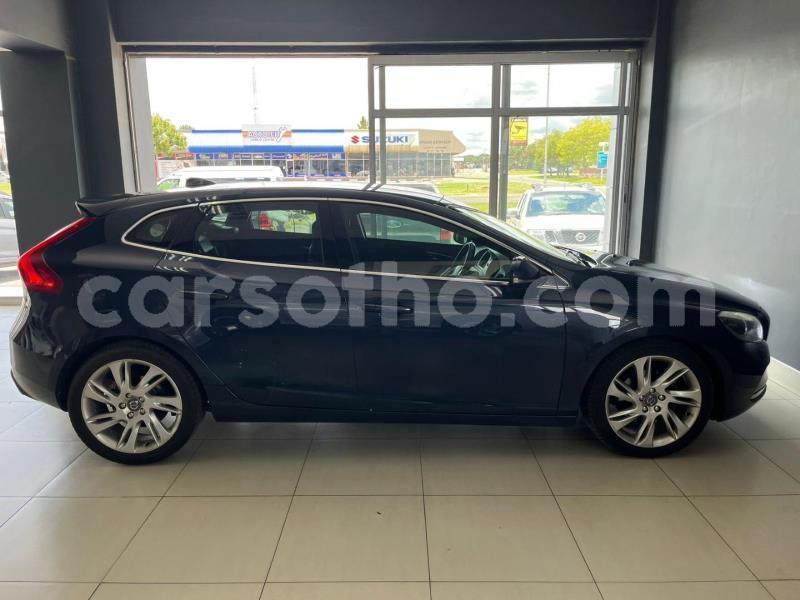 Big with watermark volvo v40 quthing qacha s nek 30999