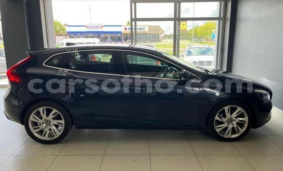 Buy Used Volvo V40 Blue Car in Qacha's Nek in Quthing Buy Used Volvo V40 Blue Car in Qacha's Nek in Quthing