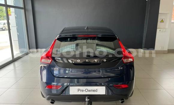 Buy Used Volvo V40 Blue Car in Qacha's Nek in Quthing Buy Used Volvo V40 Blue Car in Qacha's Nek in Quthing
