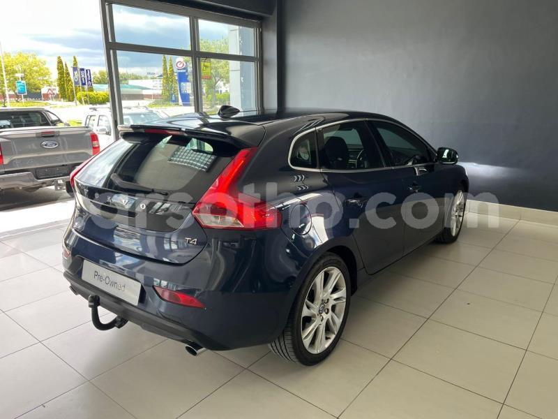 Big with watermark volvo v40 quthing qacha s nek 30999