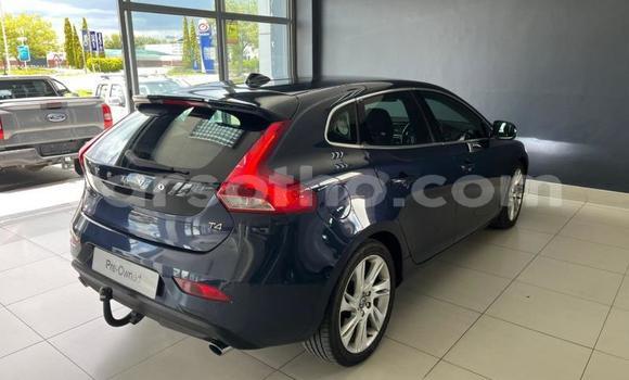 Buy Used Volvo V40 Blue Car in Qacha's Nek in Quthing Buy Used Volvo V40 Blue Car in Qacha's Nek in Quthing