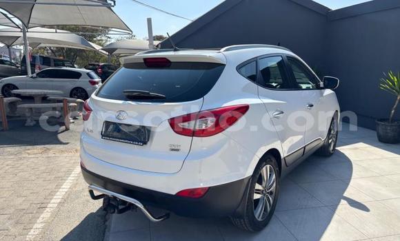 Buy Used Hyundai ix35 White Car in Maseru in Maseru Buy Used Hyundai ix35 White Car in Maseru in Maseru