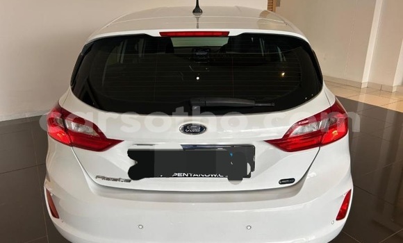 Buy Used Ford Fiesta White Car in Peka in Leribe Buy Used Ford Fiesta White Car in Peka in Leribe