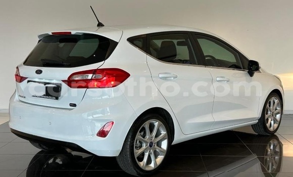 Buy Used Ford Fiesta White Car in Peka in Leribe Buy Used Ford Fiesta White Car in Peka in Leribe