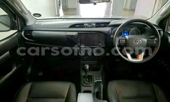 Buy Used Toyota Hilux Silver Car in Maseru in Maseru Buy Used Toyota Hilux Silver Car in Maseru in Maseru