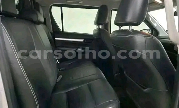 Buy Used Toyota Hilux Silver Car in Maseru in Maseru Buy Used Toyota Hilux Silver Car in Maseru in Maseru
