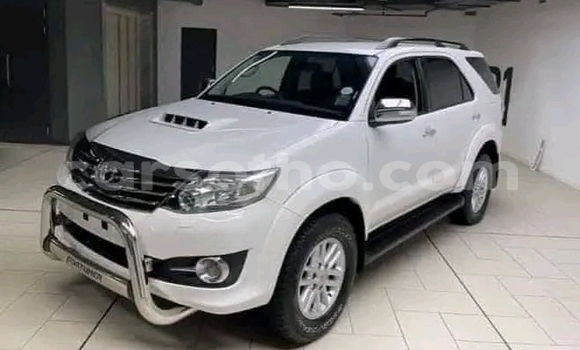 Buy Used Toyota Fortuner White Car in Qacha's Nek in Quthing