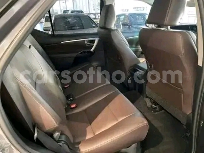 Big with watermark toyota fortuner leribe peka 31039