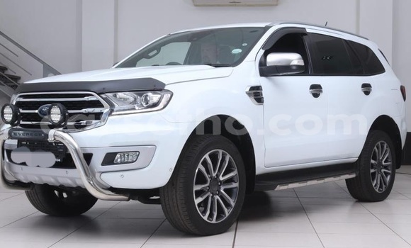 Buy Used Ford Everest White Car in Peka in Leribe Buy Used Ford Everest White Car in Peka in Leribe
