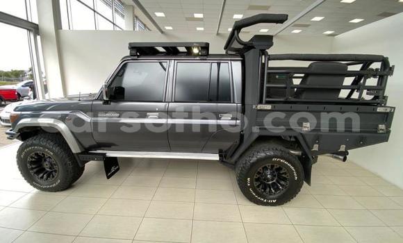 Sayi Na hannu Toyota Land Cruiser Black Mota in Maseru a Maseru Sayi Na hannu Toyota Land Cruiser Black Mota in Maseru a Maseru