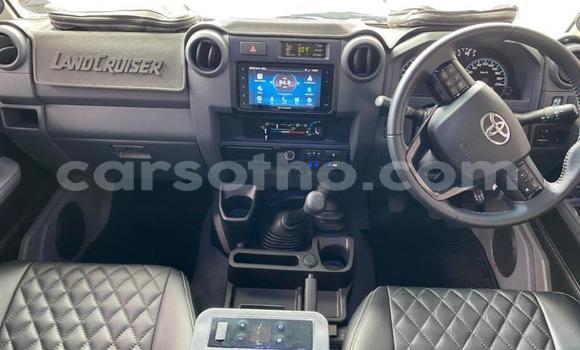 Sayi Na hannu Toyota Land Cruiser Black Mota in Maseru a Maseru Sayi Na hannu Toyota Land Cruiser Black Mota in Maseru a Maseru