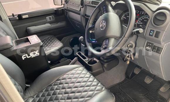 Sayi Na hannu Toyota Land Cruiser Black Mota in Maseru a Maseru Sayi Na hannu Toyota Land Cruiser Black Mota in Maseru a Maseru
