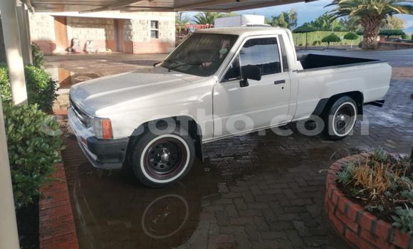 Buy Used Toyota Hilux White Car in Maseru in Maseru