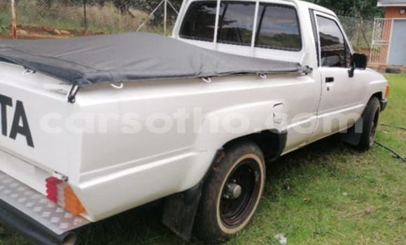 Buy Used Toyota Hilux White Car in Maseru in Maseru Buy Used Toyota Hilux White Car in Maseru in Maseru