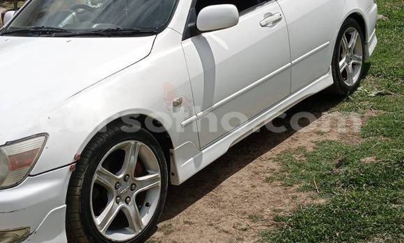 Sayi Na hannu Toyota Altezza White Mota in Maseru a Maseru Sayi Na hannu Toyota Altezza White Mota in Maseru a Maseru