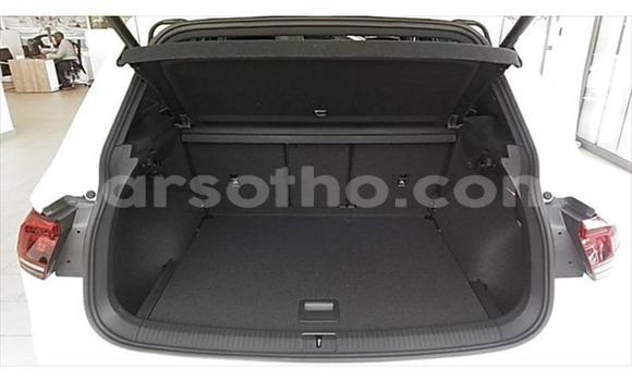 Buy Used Volkswagen Tiguan White Car in Maseru in Maseru Buy Used Volkswagen Tiguan White Car in Maseru in Maseru