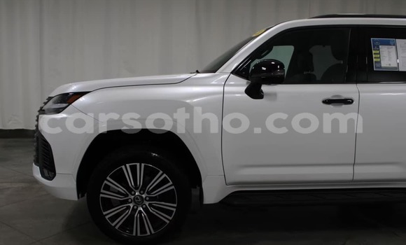 Buy Used Lexus LX White Car in Mafeteng in Mafeteng Buy Used Lexus LX White Car in Mafeteng in Mafeteng