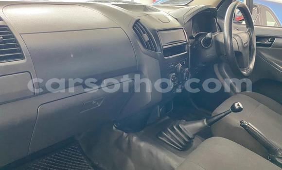Buy Used Isuzu D–MAX White Car in Maseru in Maseru Buy Used Isuzu D–MAX White Car in Maseru in Maseru