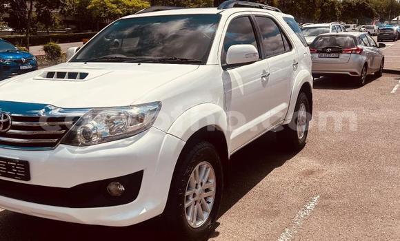 Buy Used Toyota Fortuner White Car in Maseru in Maseru