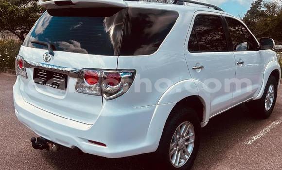 اشتري مستعمل Toyota Fortuner White سيارة في Maseru في Maseru اشتري مستعمل Toyota Fortuner White سيارة في Maseru في Maseru