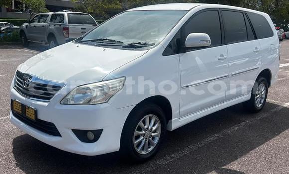 اشتري مستعمل Toyota Innova White سيارة في Maseru في Maseru اشتري مستعمل Toyota Innova White سيارة في Maseru في Maseru